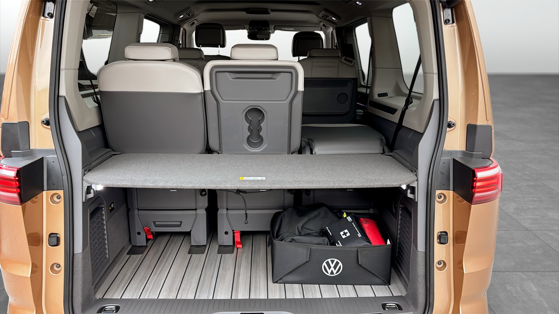 Volkswagen T7 Multivan JCF81J