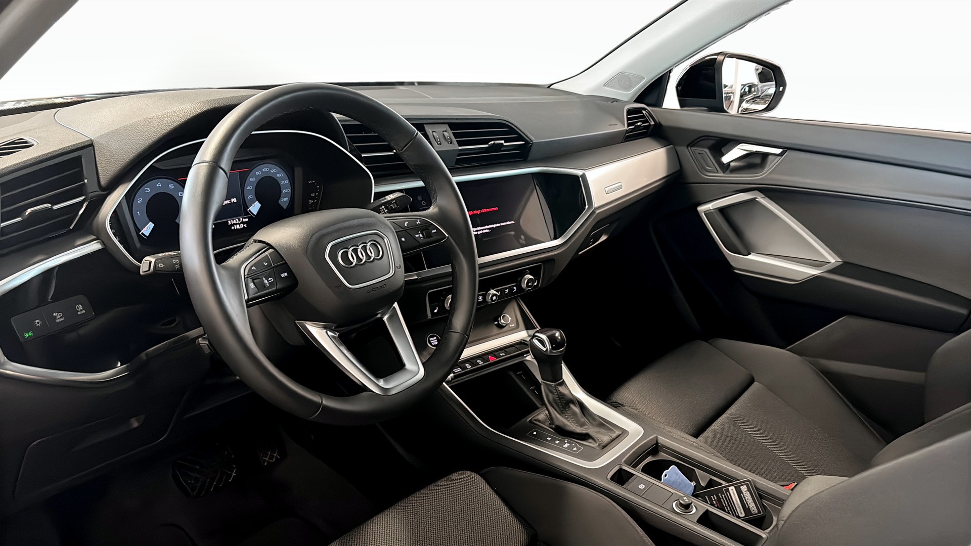 Audi Q3 JCJ16H