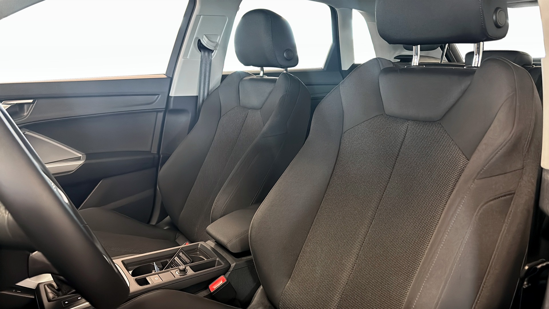 Audi Q3 JCJ16H