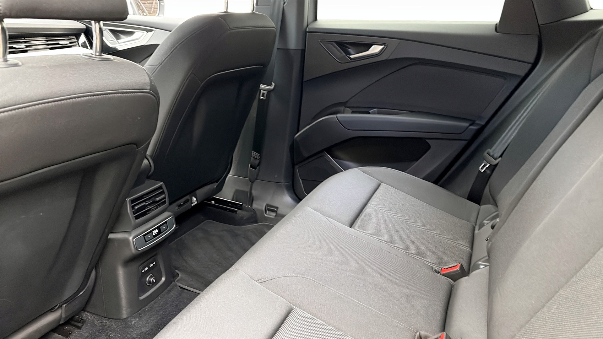Audi Q4 Sportback e-tron JCS99J