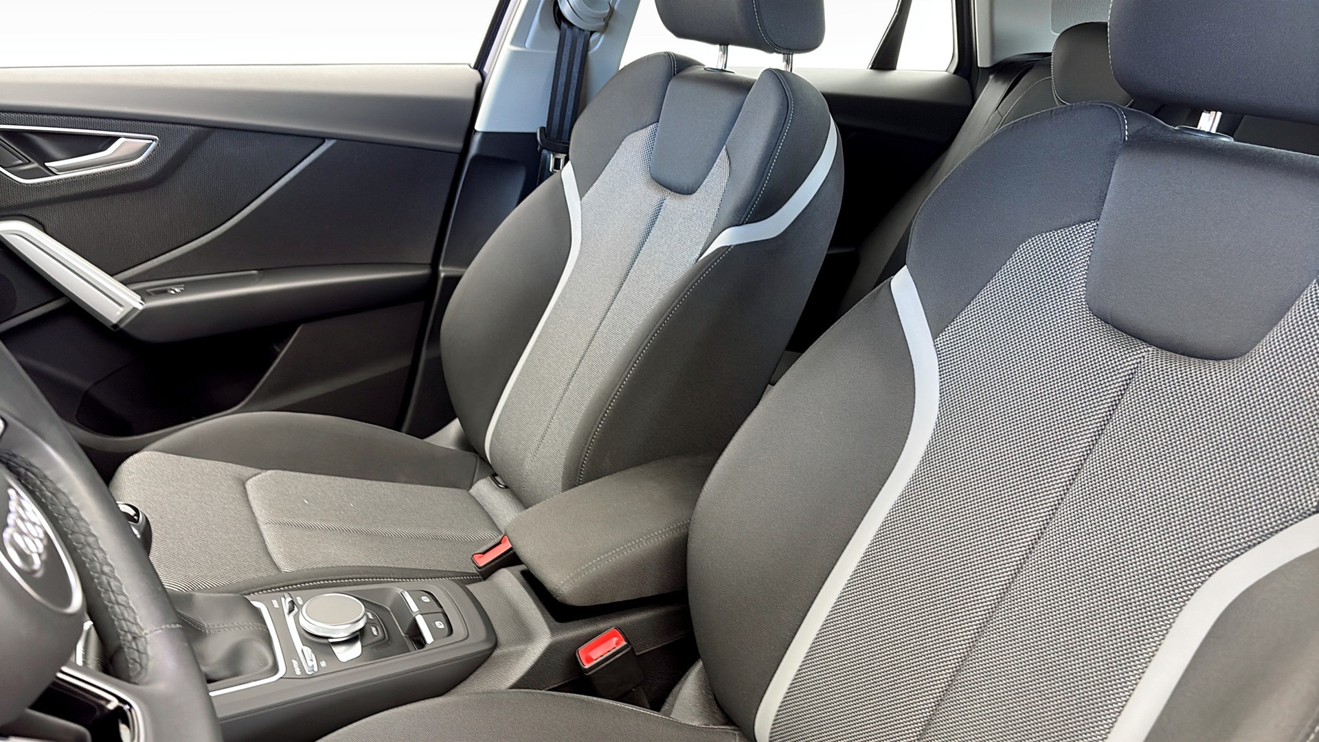 Audi Q2 JDB15L
