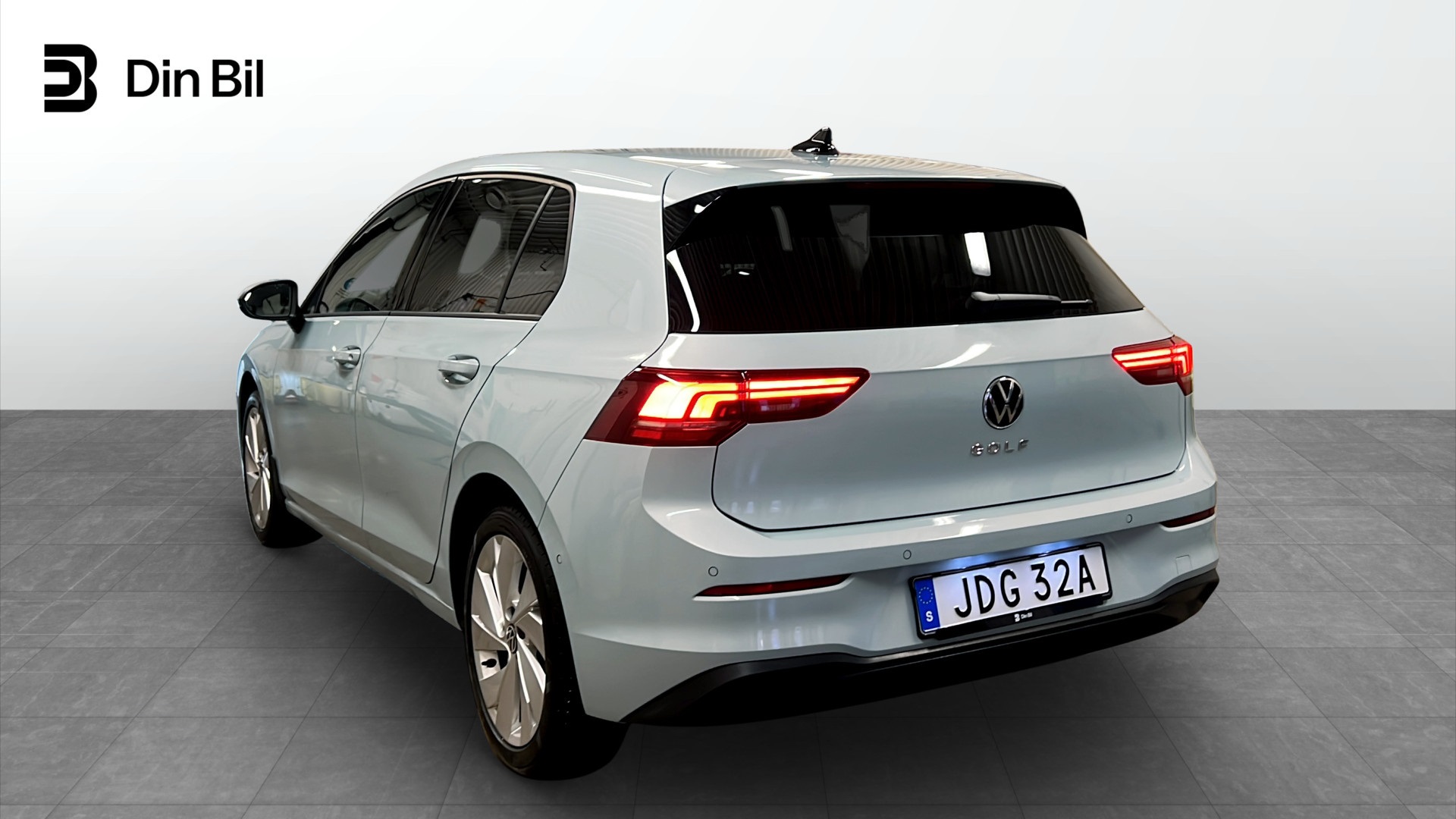 Volkswagen Golf JDG32A