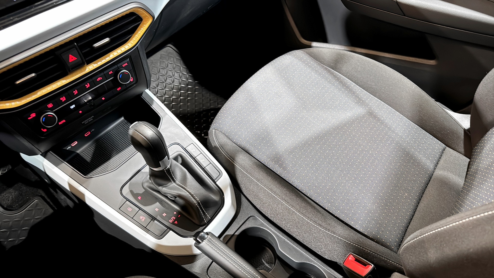 SEAT Arona JDK16H