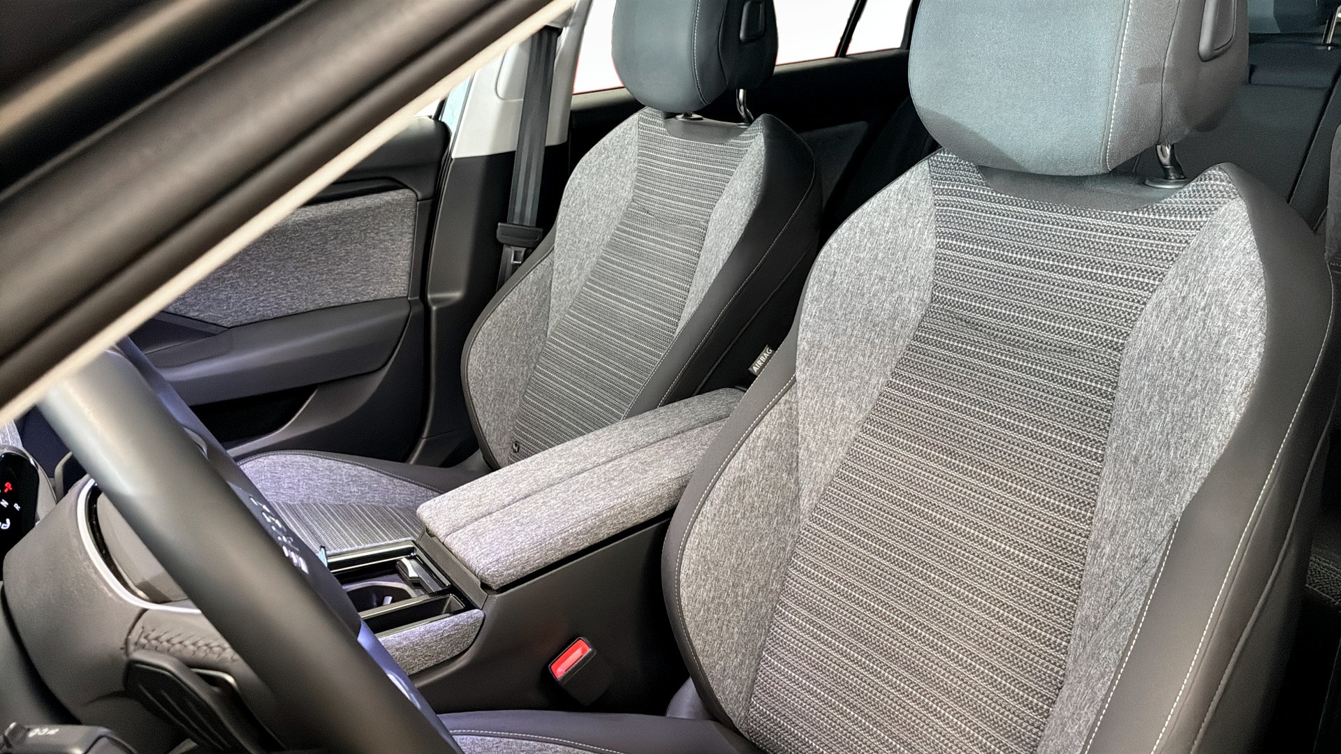 Skoda Superb Combi JDN79F
