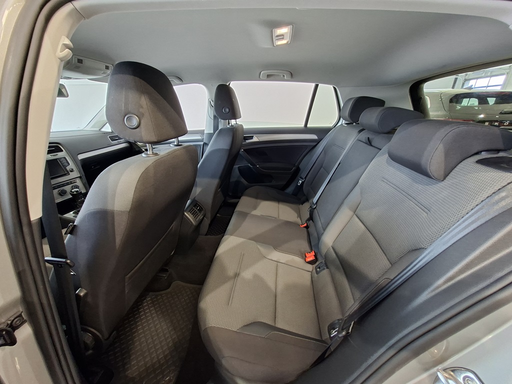 Volkswagen Golf JDZ213