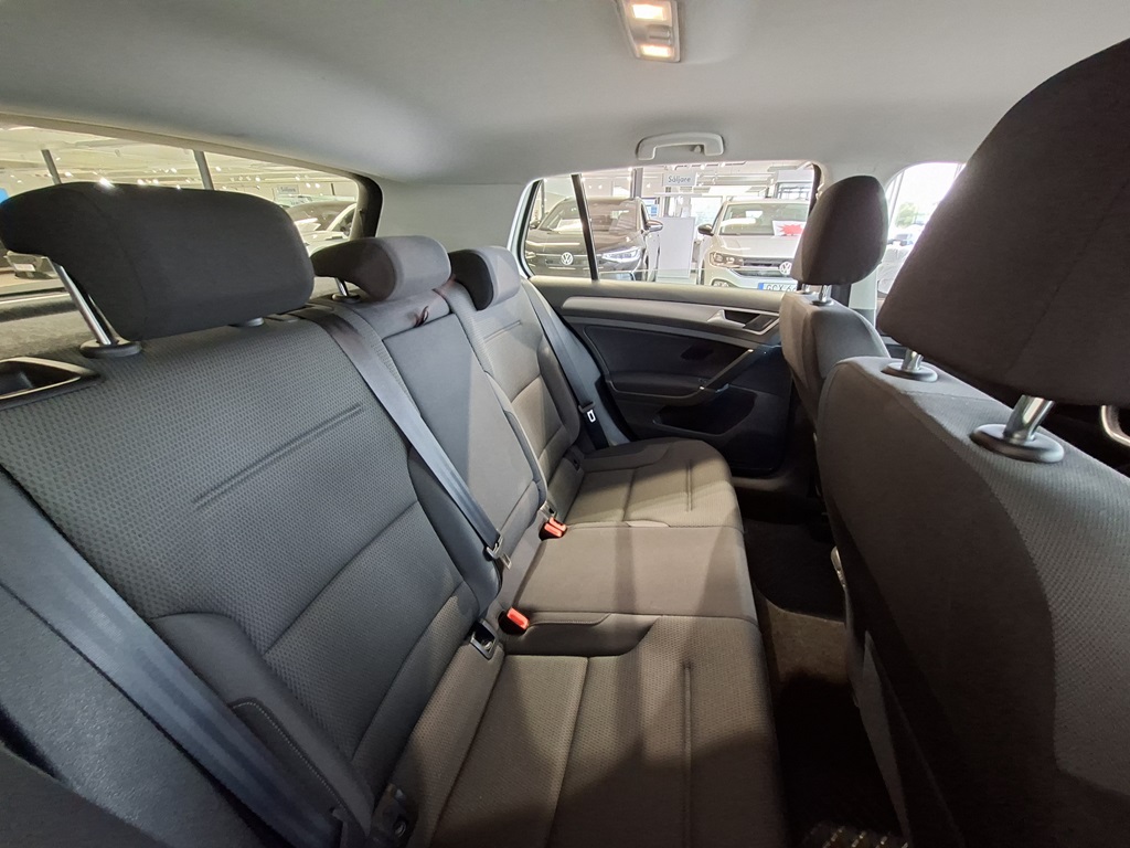 Volkswagen Golf JDZ213
