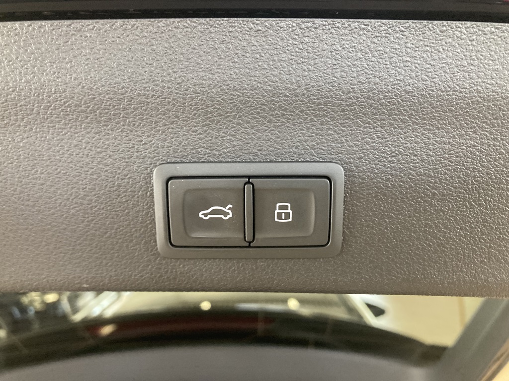 Audi A6 allroad quattro JEM52C