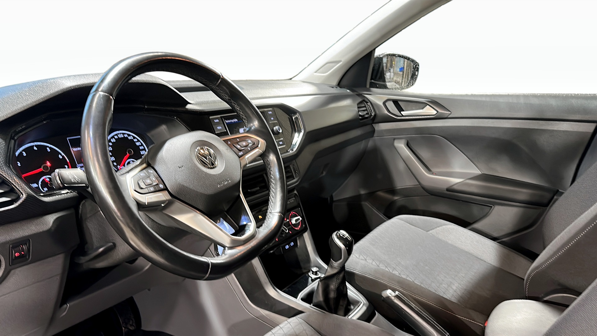 Volkswagen T-Cross JFE18J