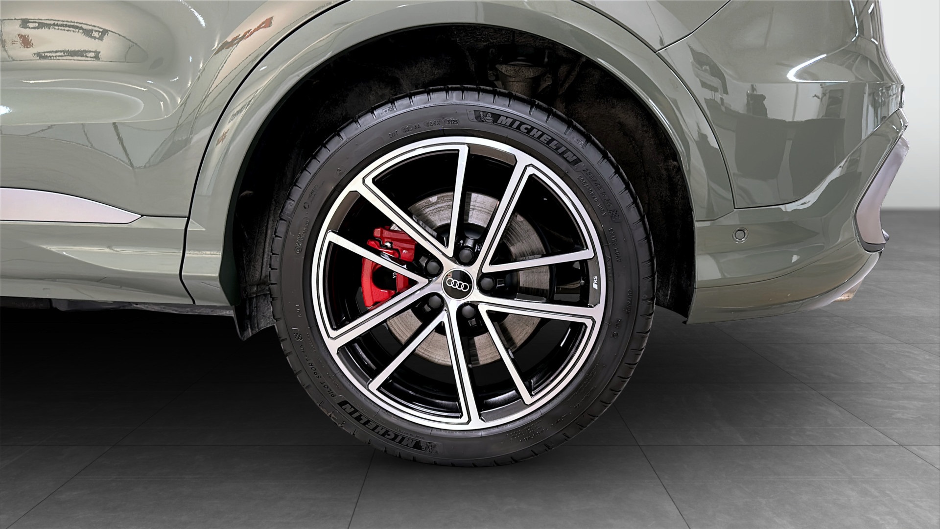 Audi Q5 JFS79P