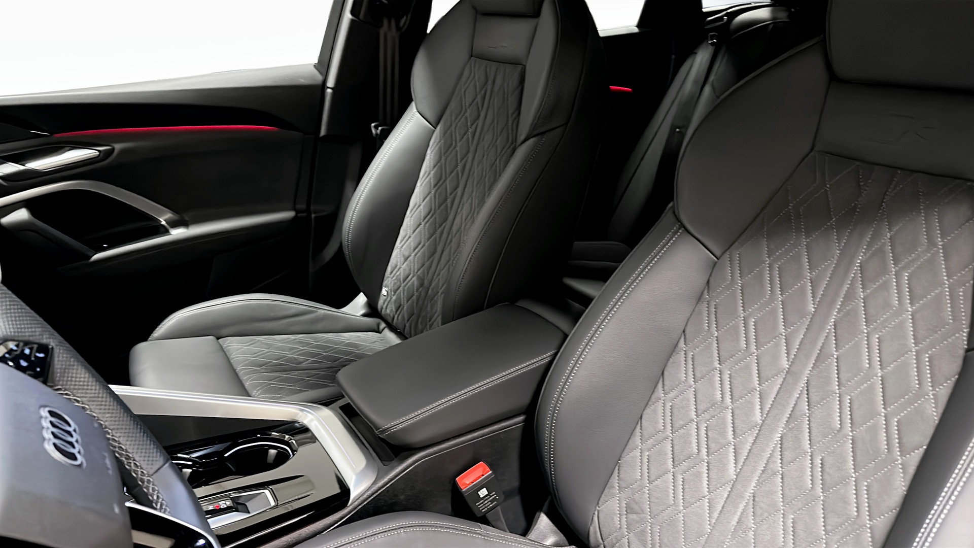 Audi Q5 JFS79P