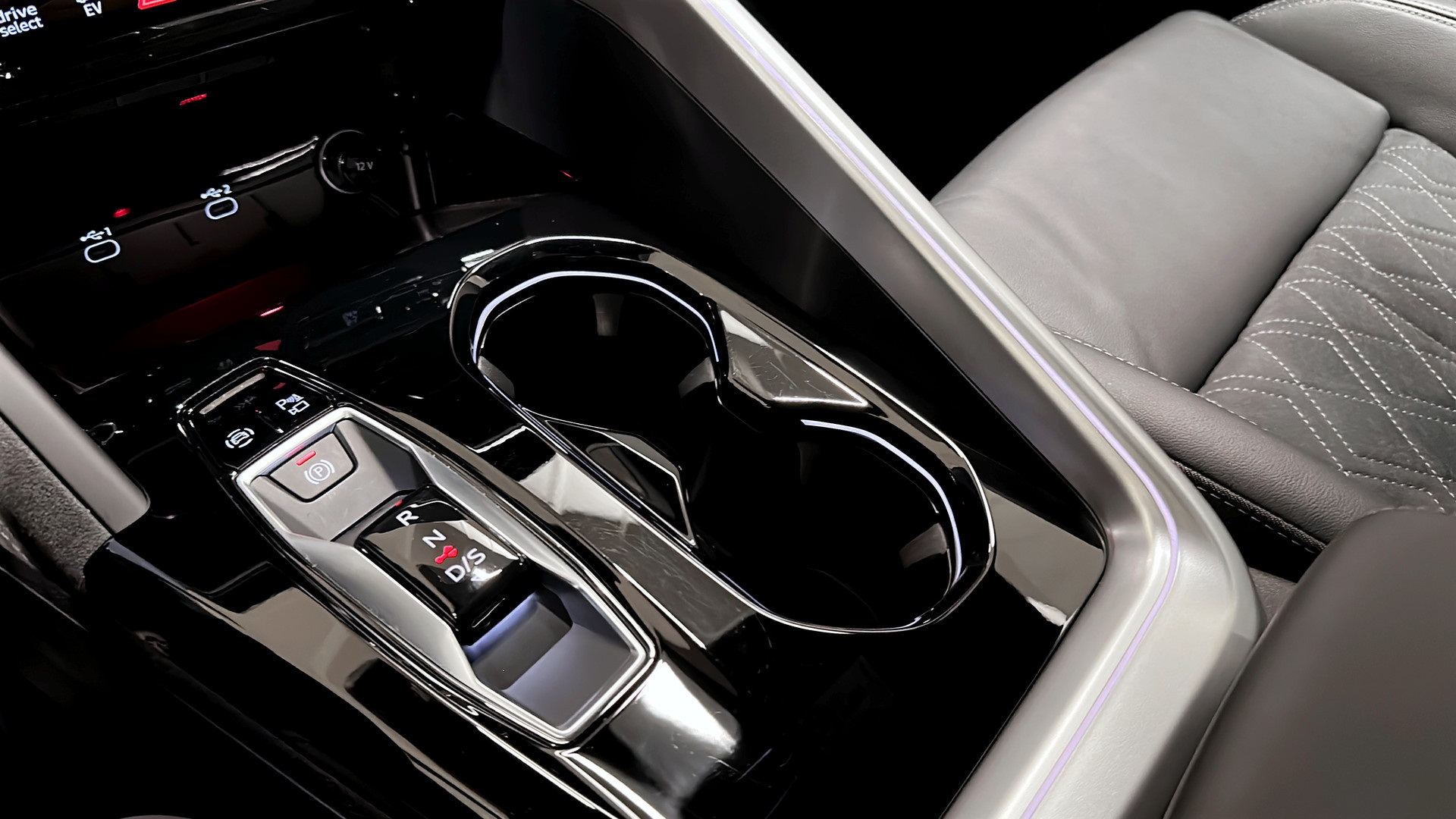 Audi Q5 JFS79P