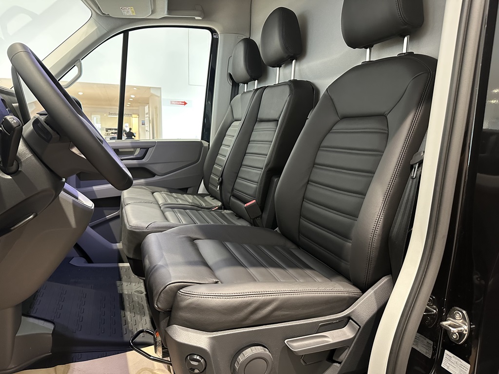 Volkswagen Crafter Skåp kort hjulbas JGN80H