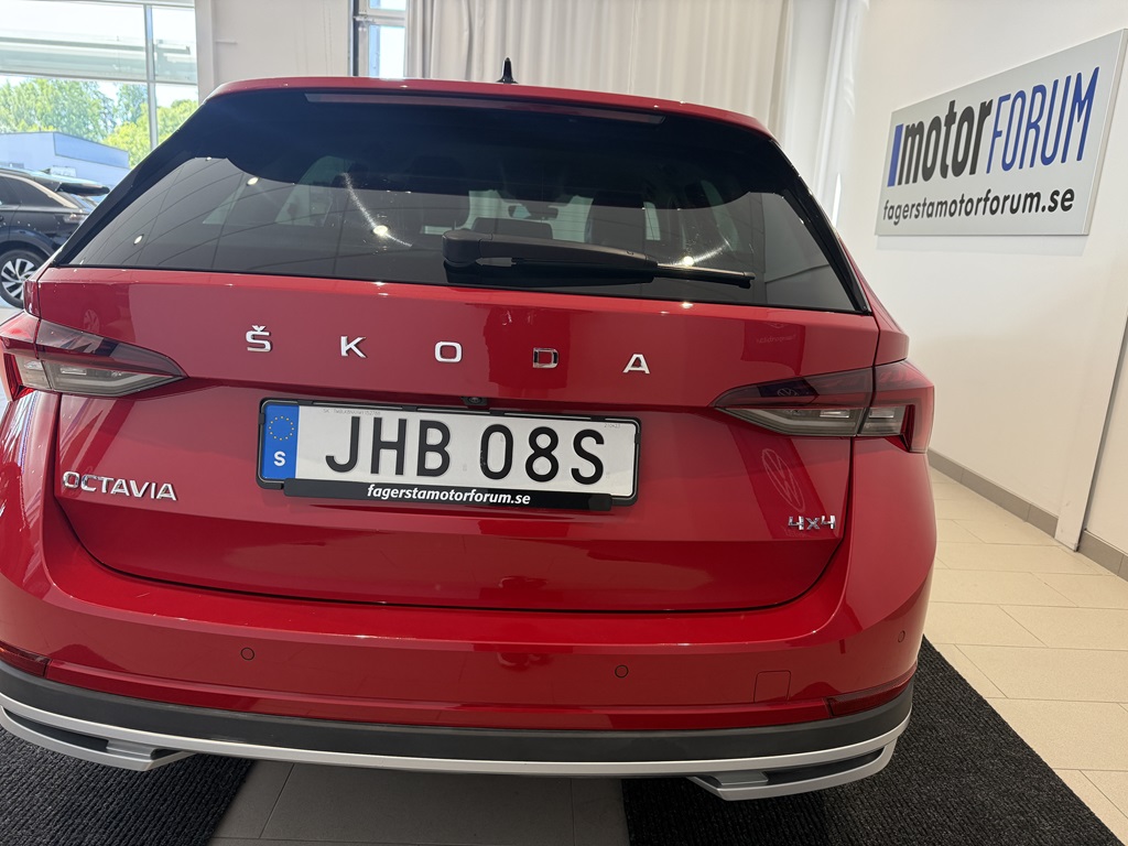 Skoda Octavia JHB08S
