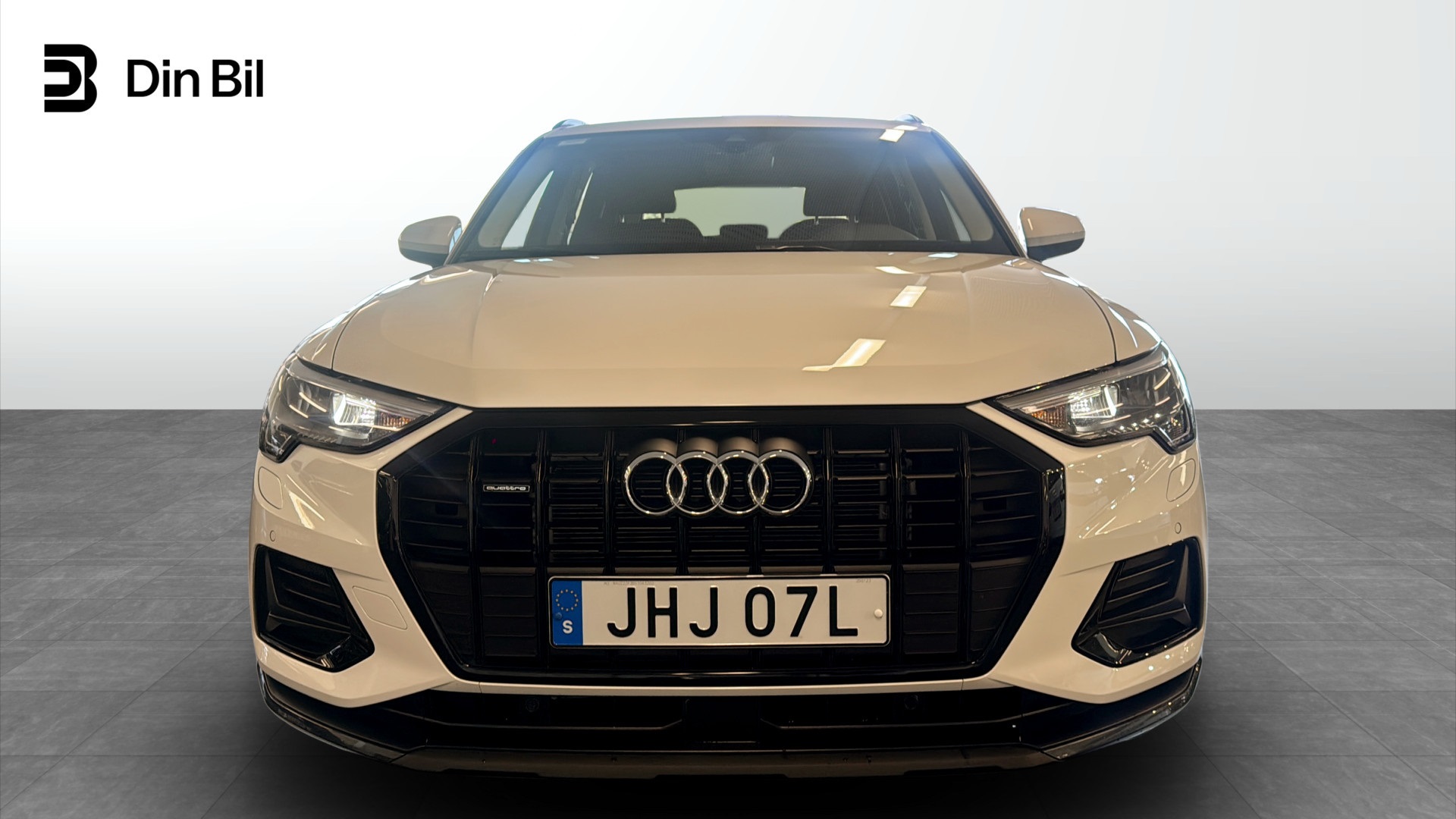 Audi Q3 JHJ07L
