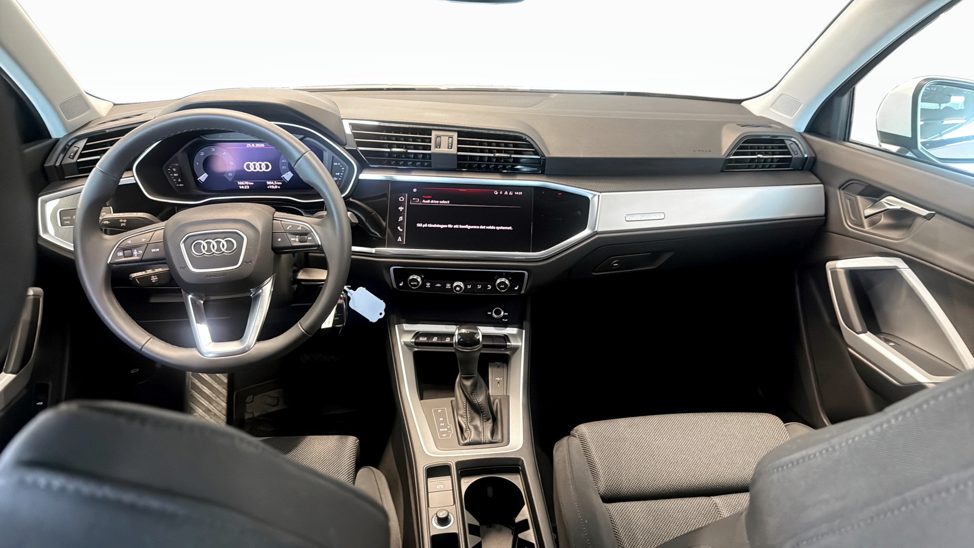 Audi Q3 JHJ07L