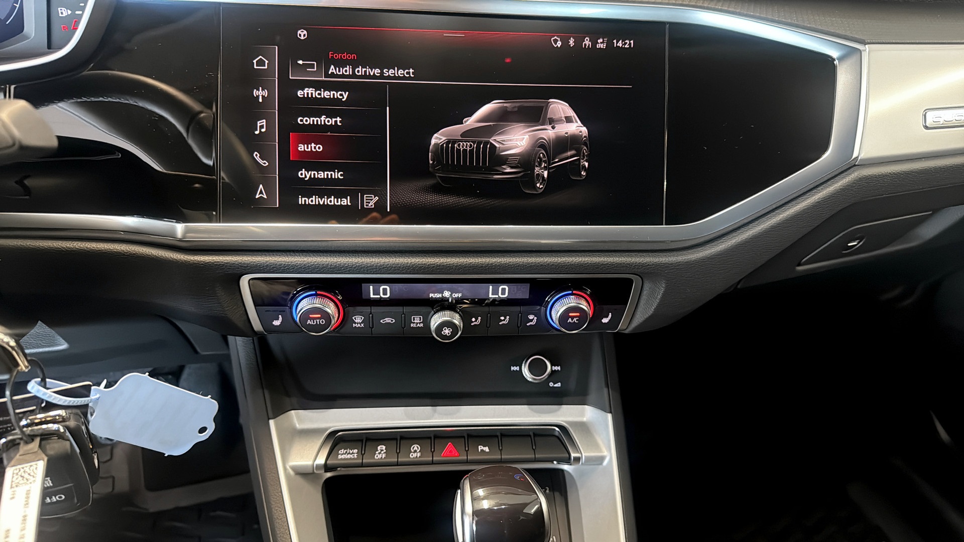 Audi Q3 JHJ07L