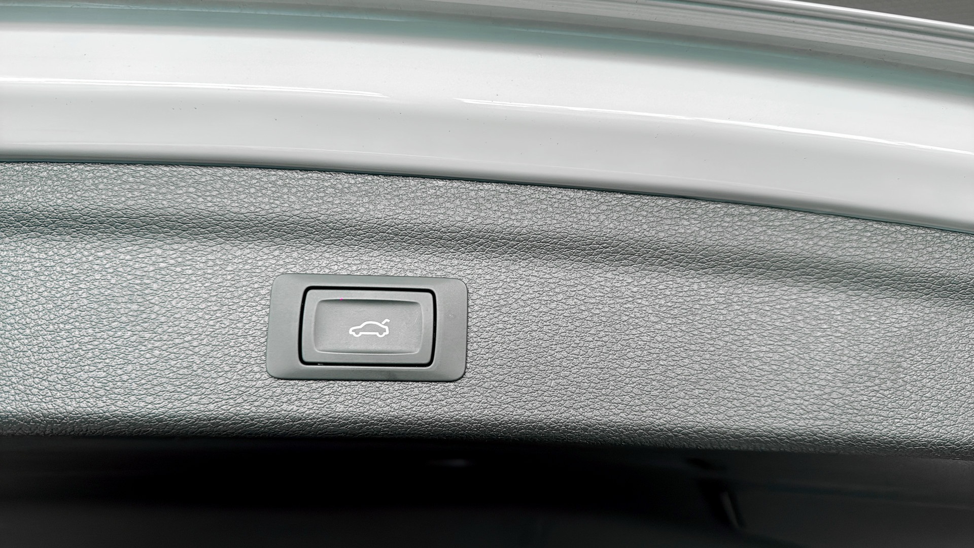 Audi Q3 JHJ07L