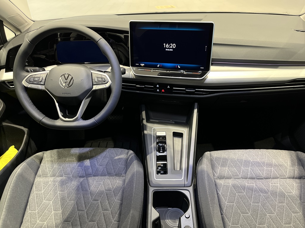 Volkswagen Golf JHJ11L