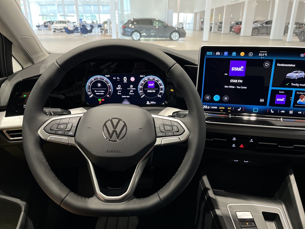 Volkswagen Golf JHJ11L
