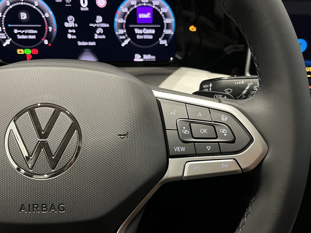 Volkswagen Golf JHJ11L