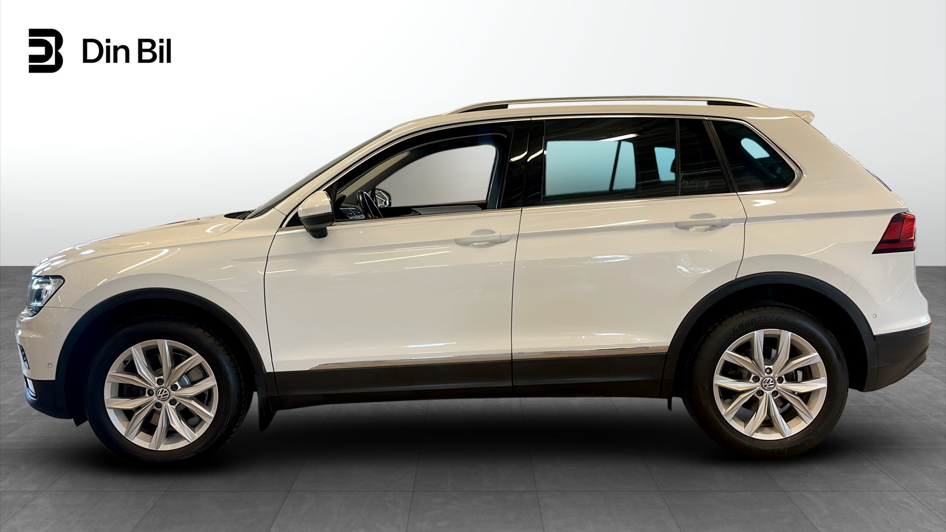 Volkswagen Tiguan JHJ18D