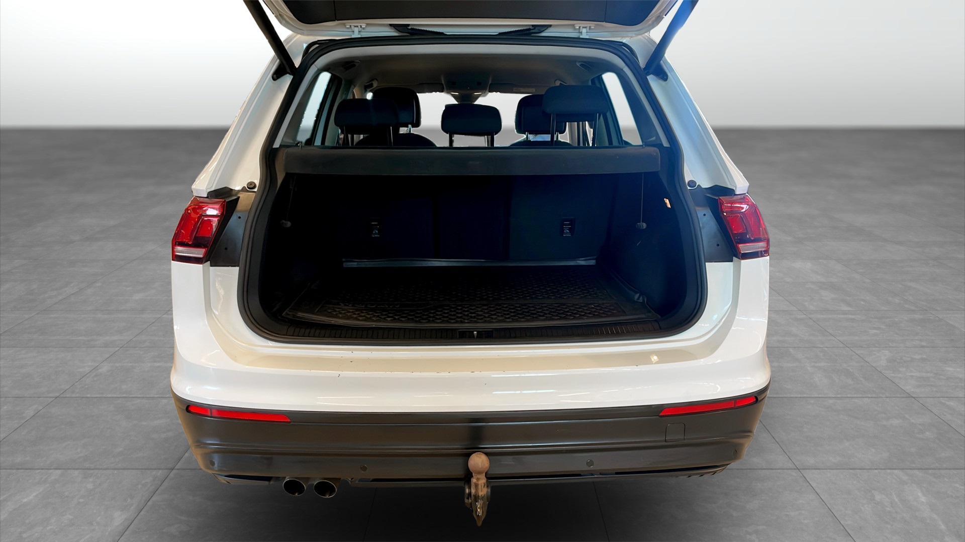 Volkswagen Tiguan JHJ18D