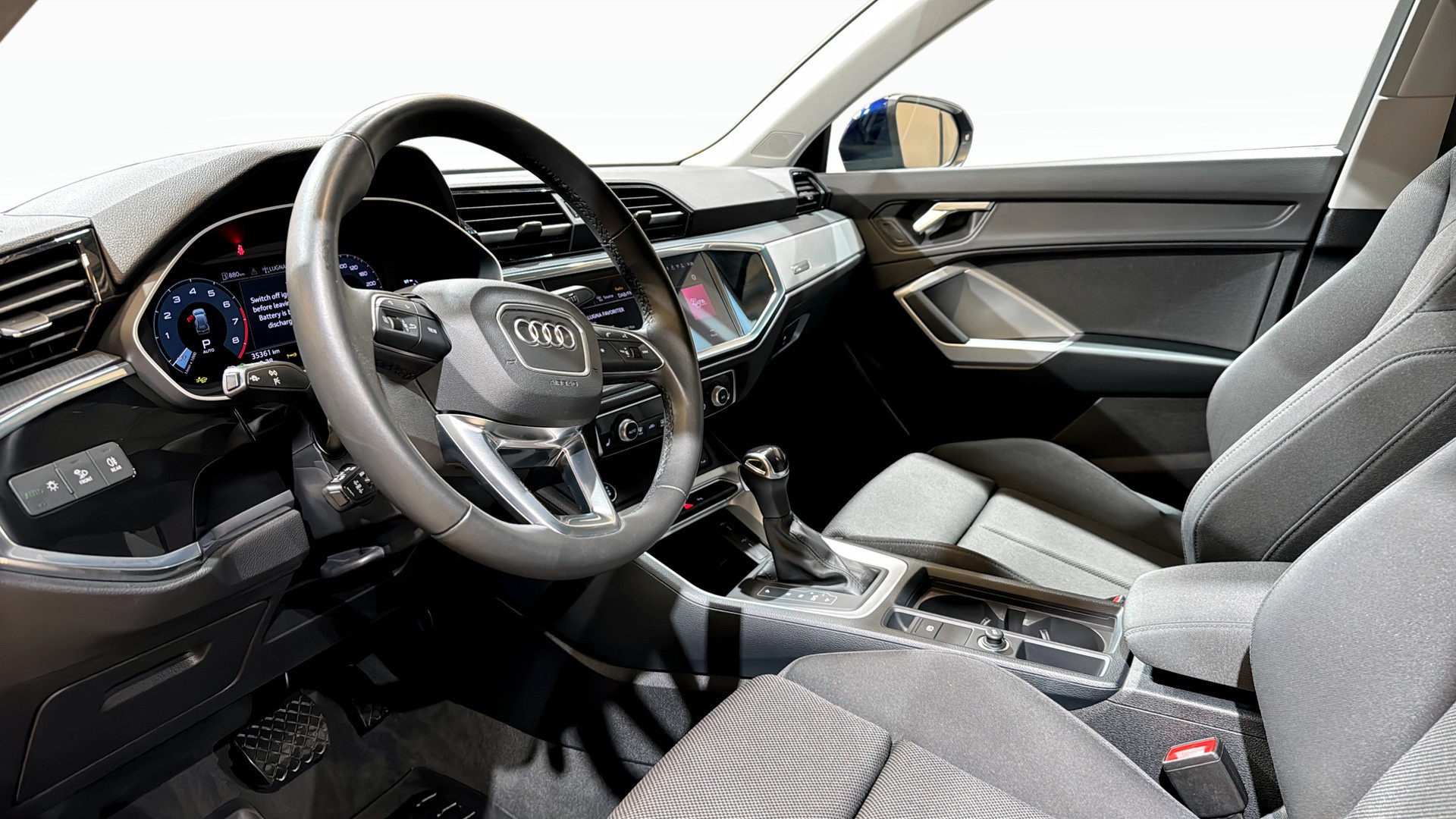Audi Q3 JHK16R