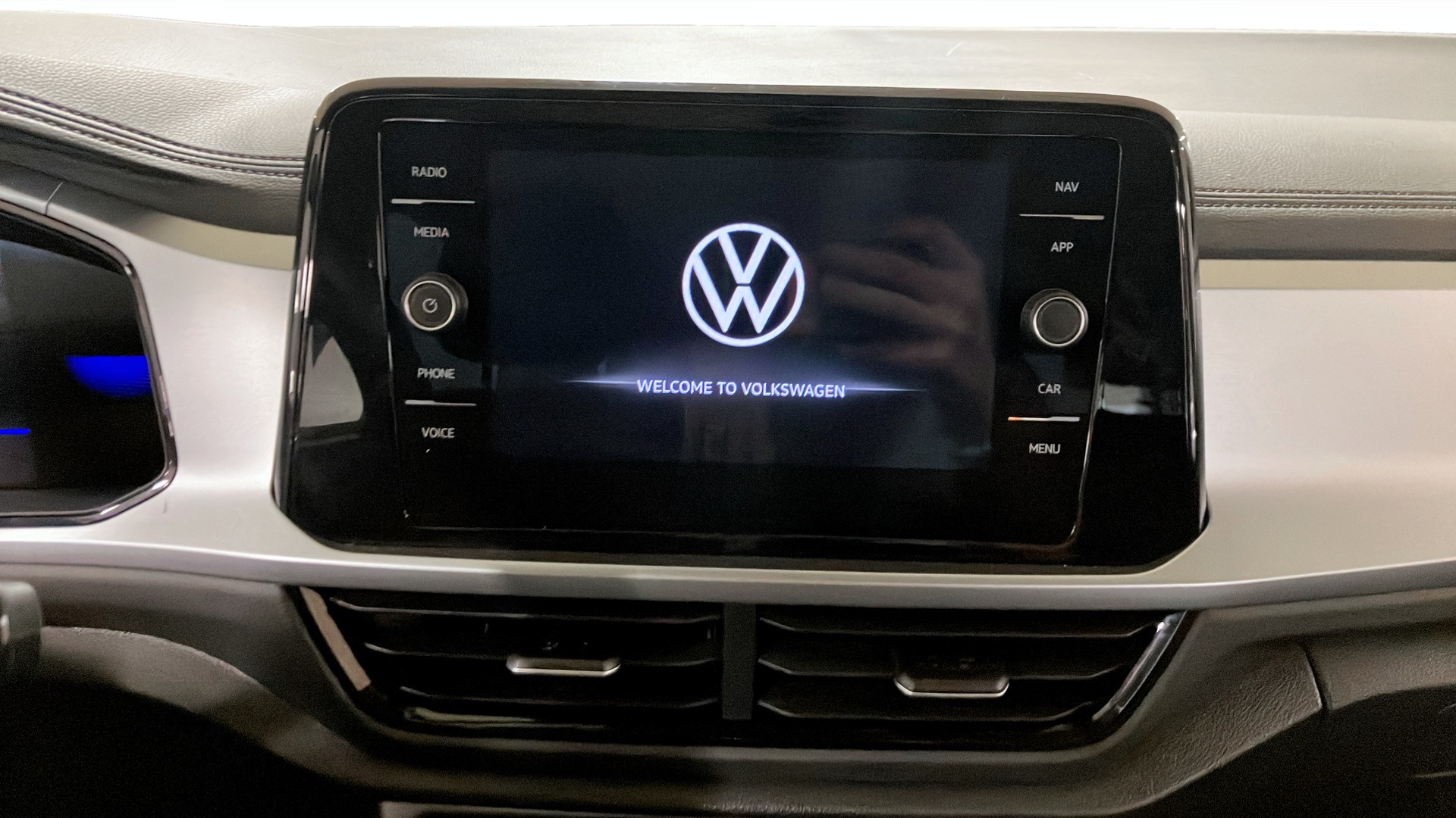 Volkswagen T-Roc JJD536