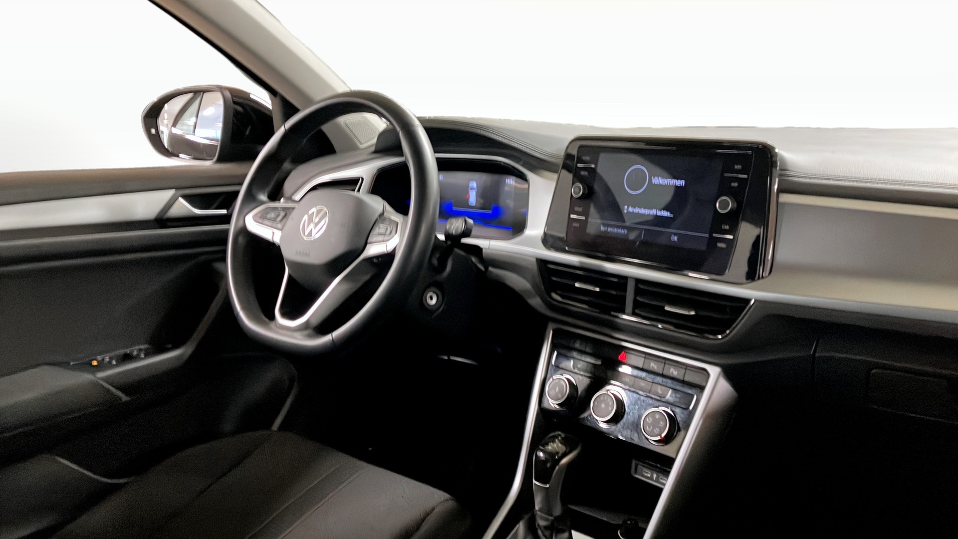 Volkswagen T-Roc JJD536
