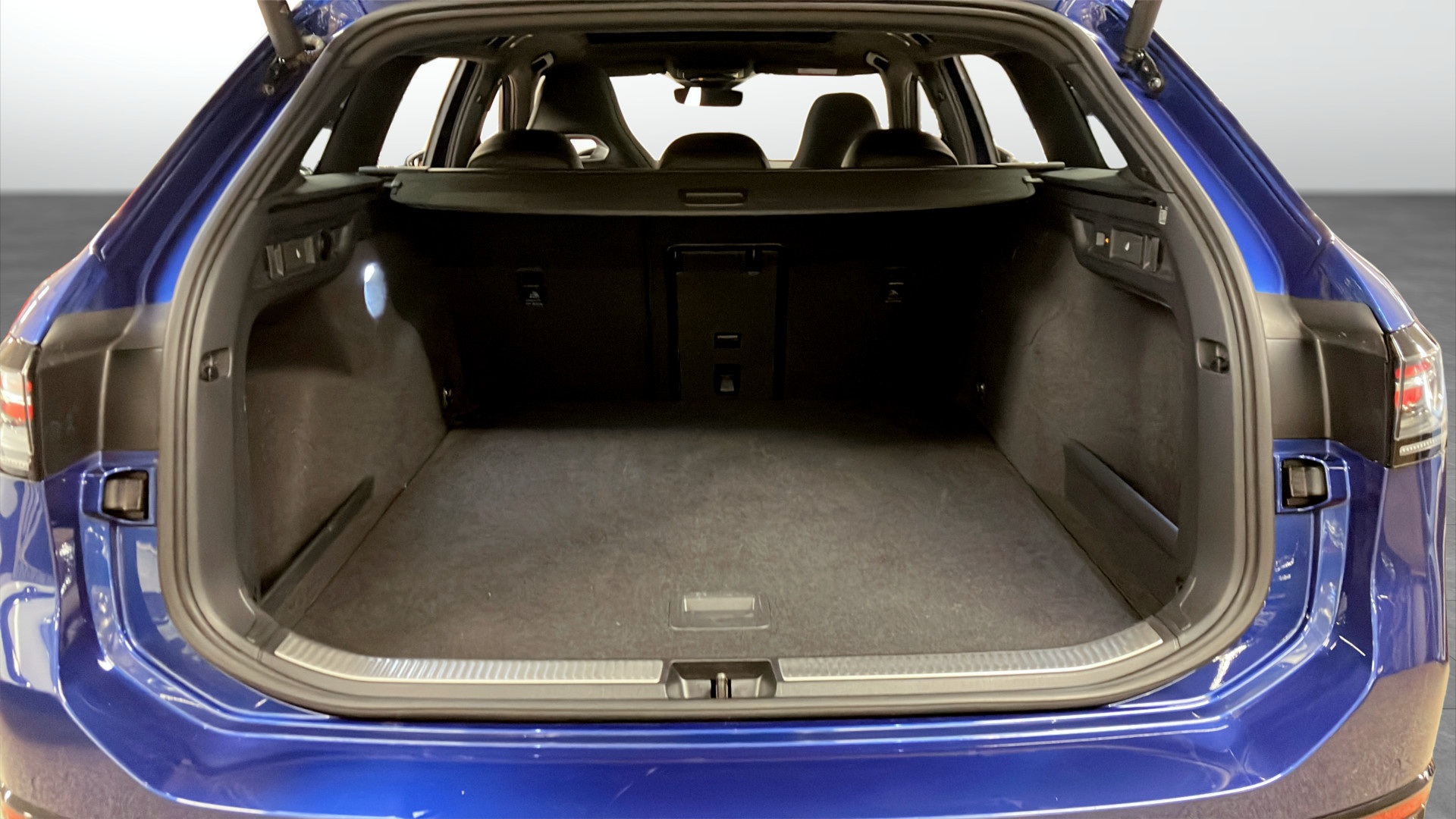 Volkswagen Passat Sportscombi JJH17L