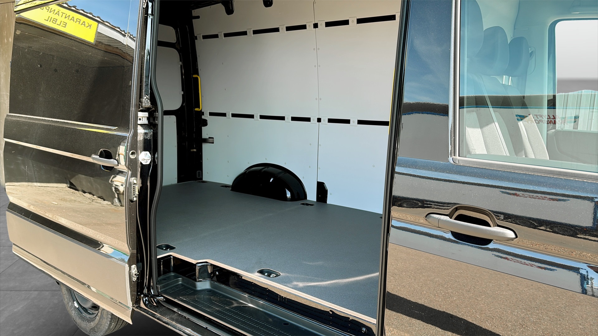 Volkswagen Crafter Skåp kort hjulbas JJL01N
