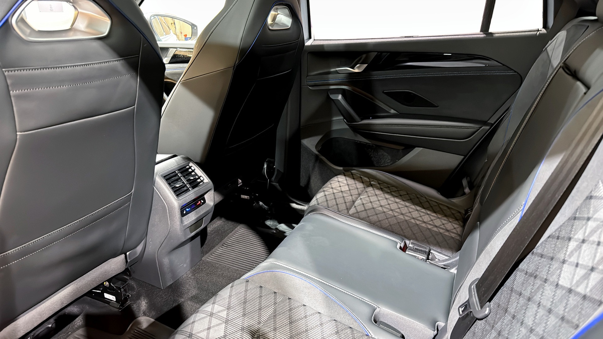 Volkswagen Tayron JJM80F