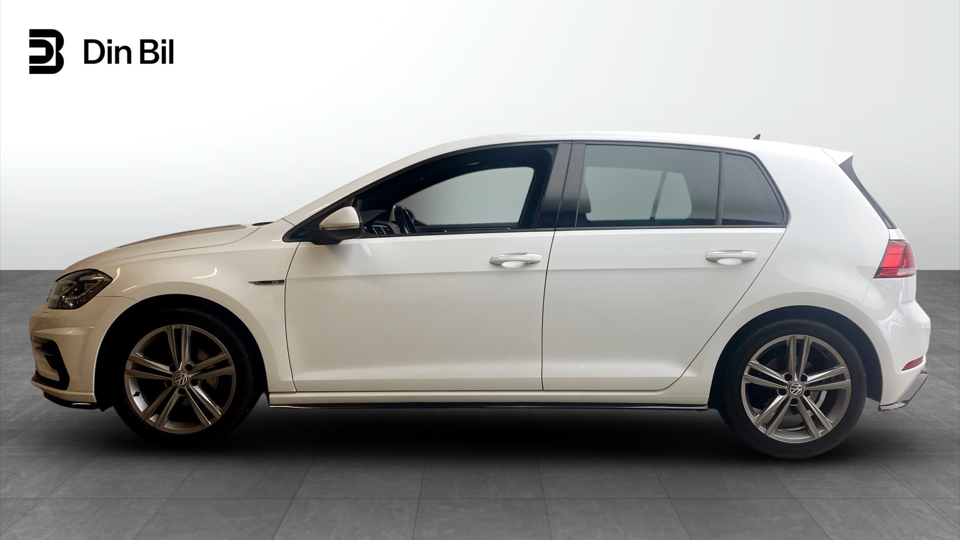 Volkswagen Golf JJW456
