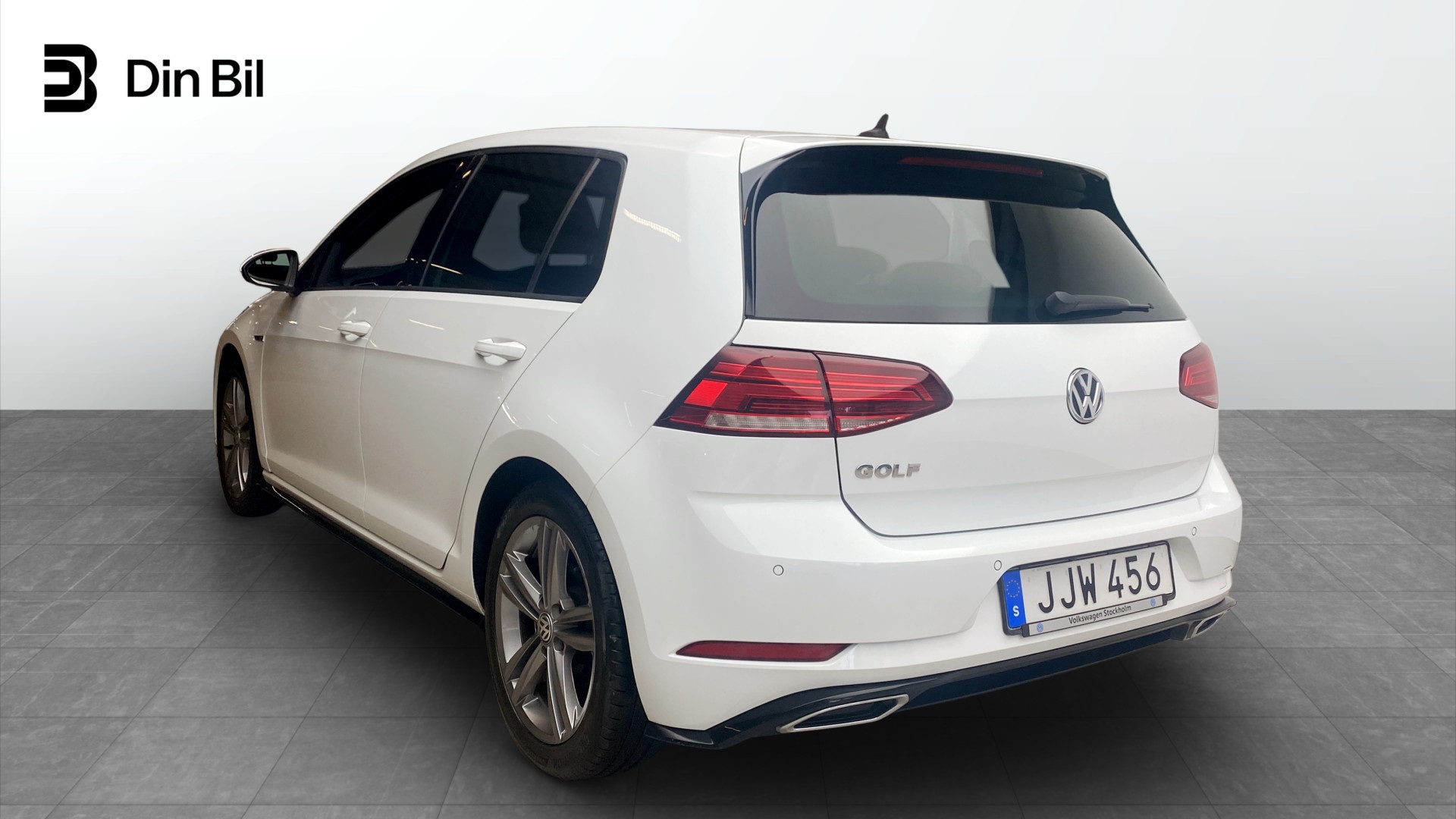 Volkswagen Golf JJW456