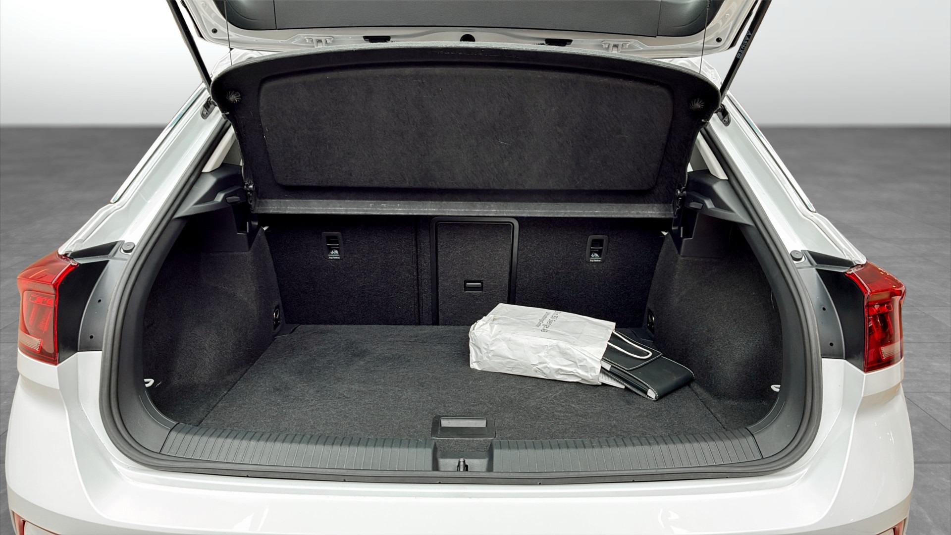 Volkswagen T-Roc JJY89A