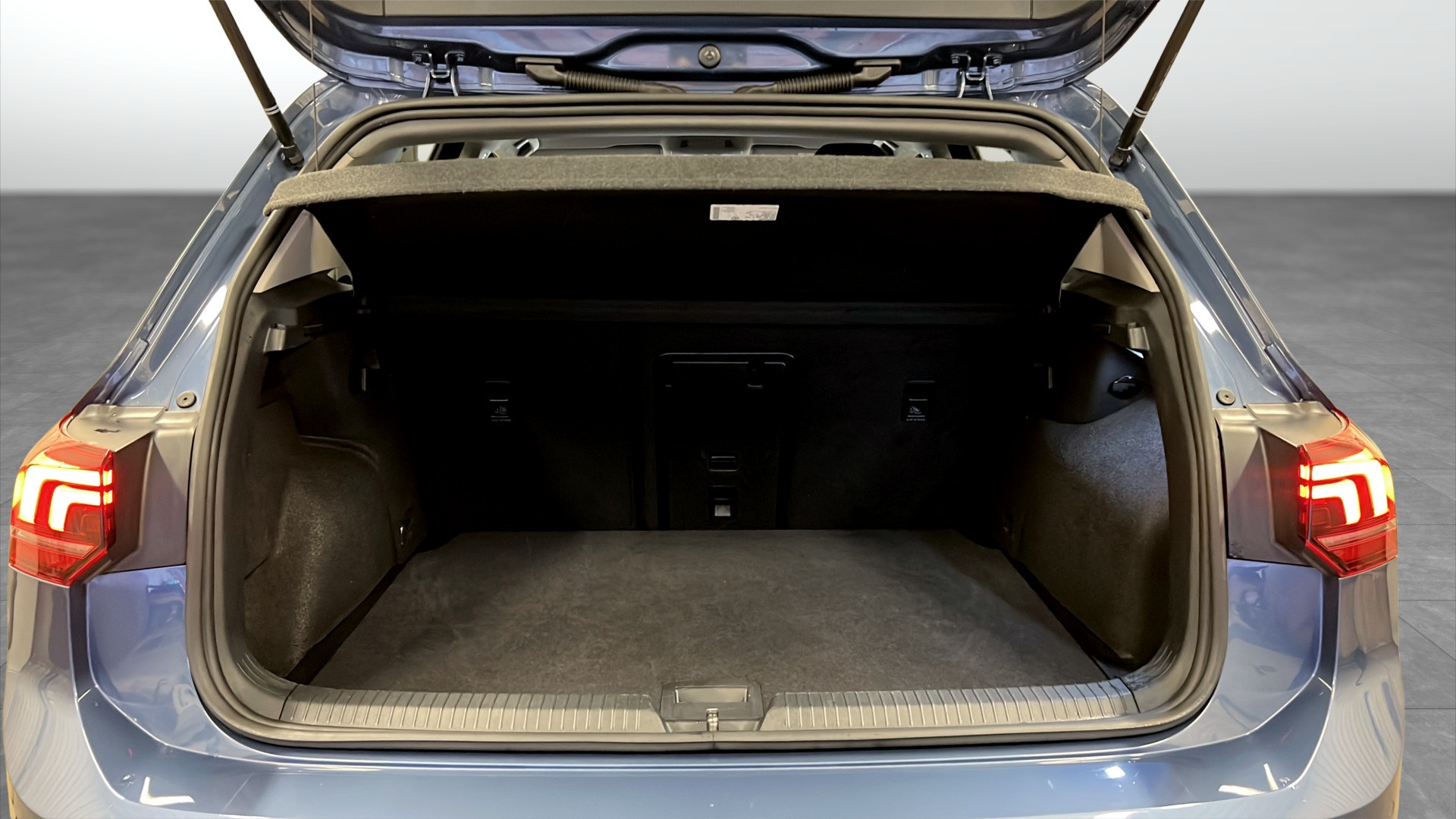 Volkswagen Golf JLJ05E