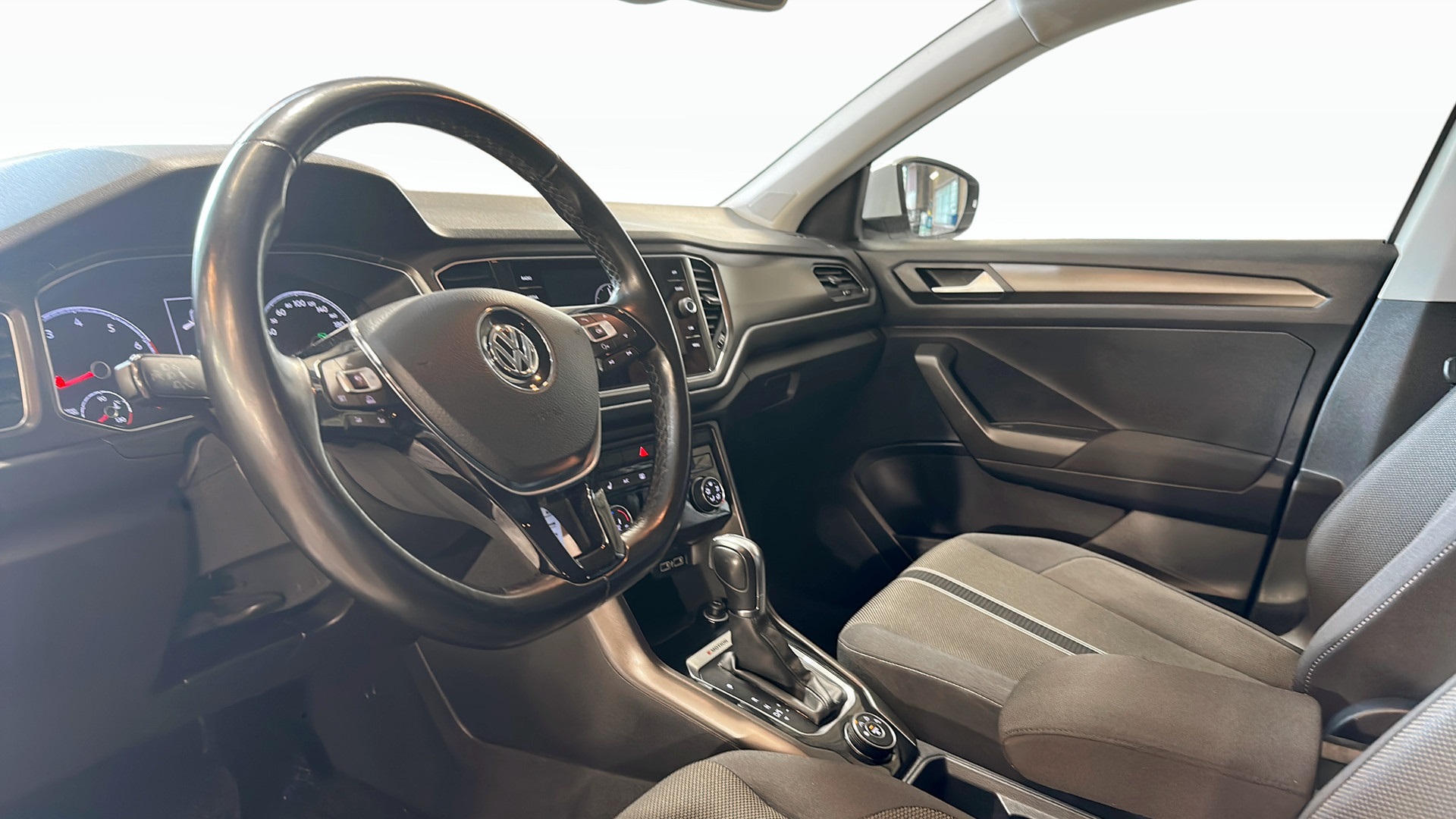 Volkswagen T-Roc JLY085