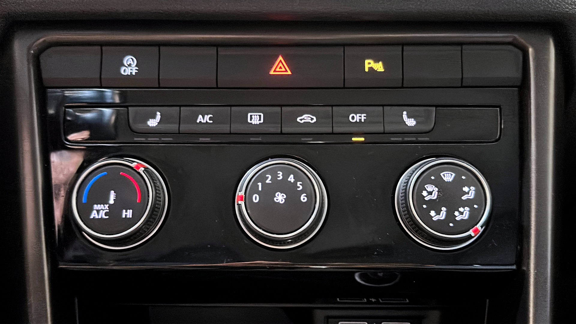 Volkswagen T-Roc JLY085