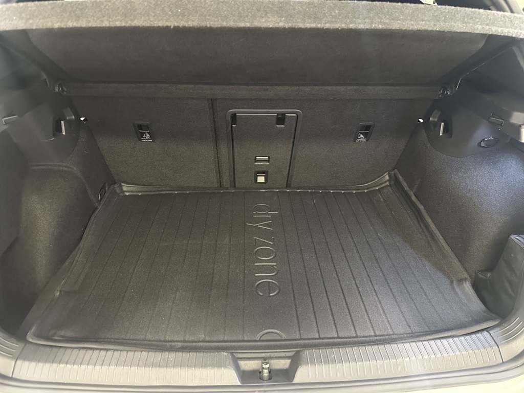 Volkswagen Golf JML49T