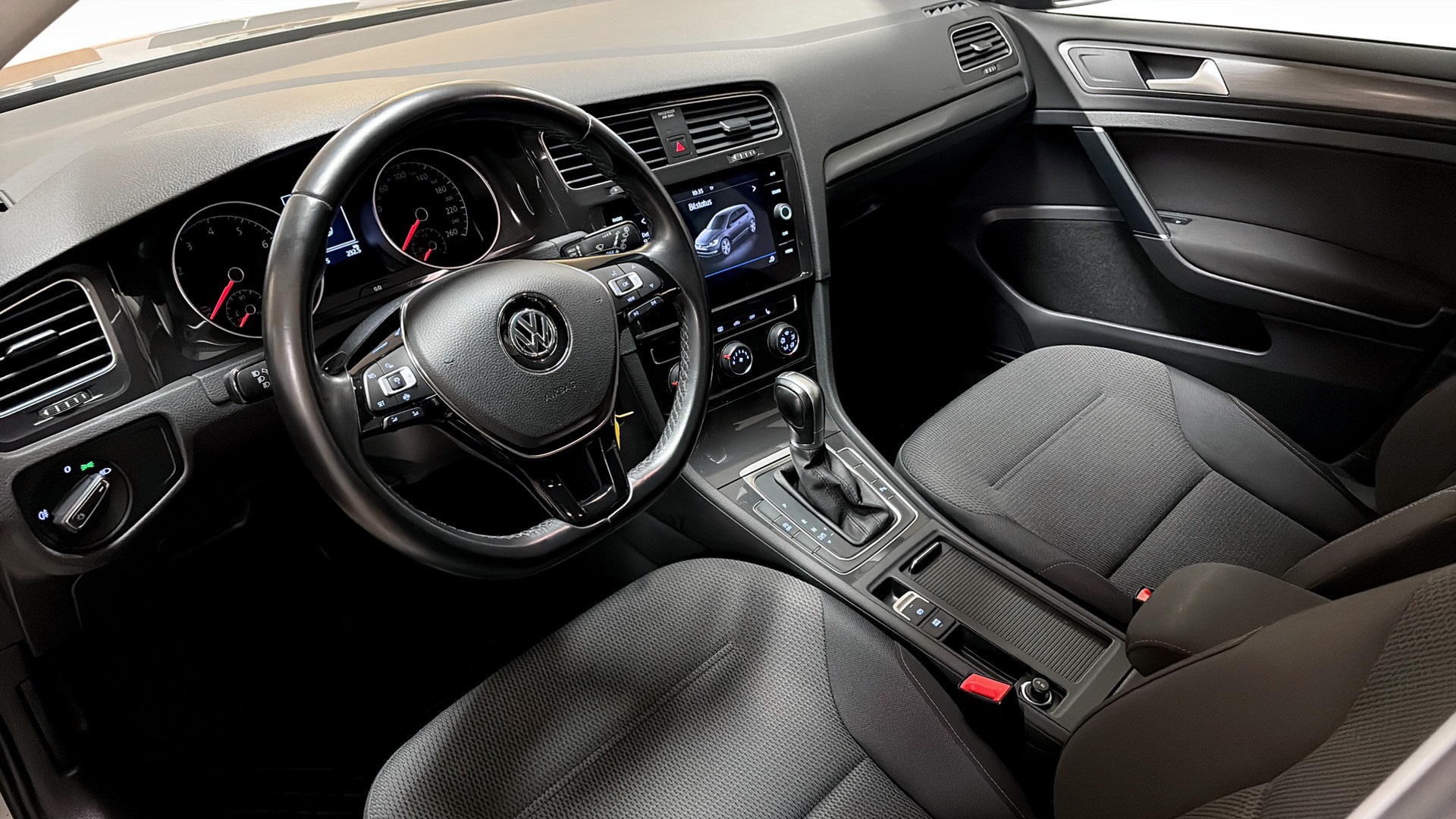 Volkswagen Golf JNG88F