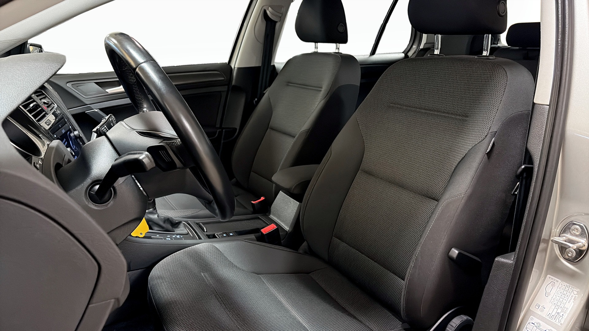 Volkswagen Golf JNG88F