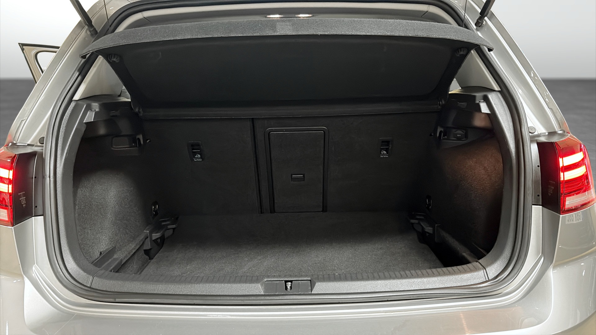 Volkswagen Golf JNG88F