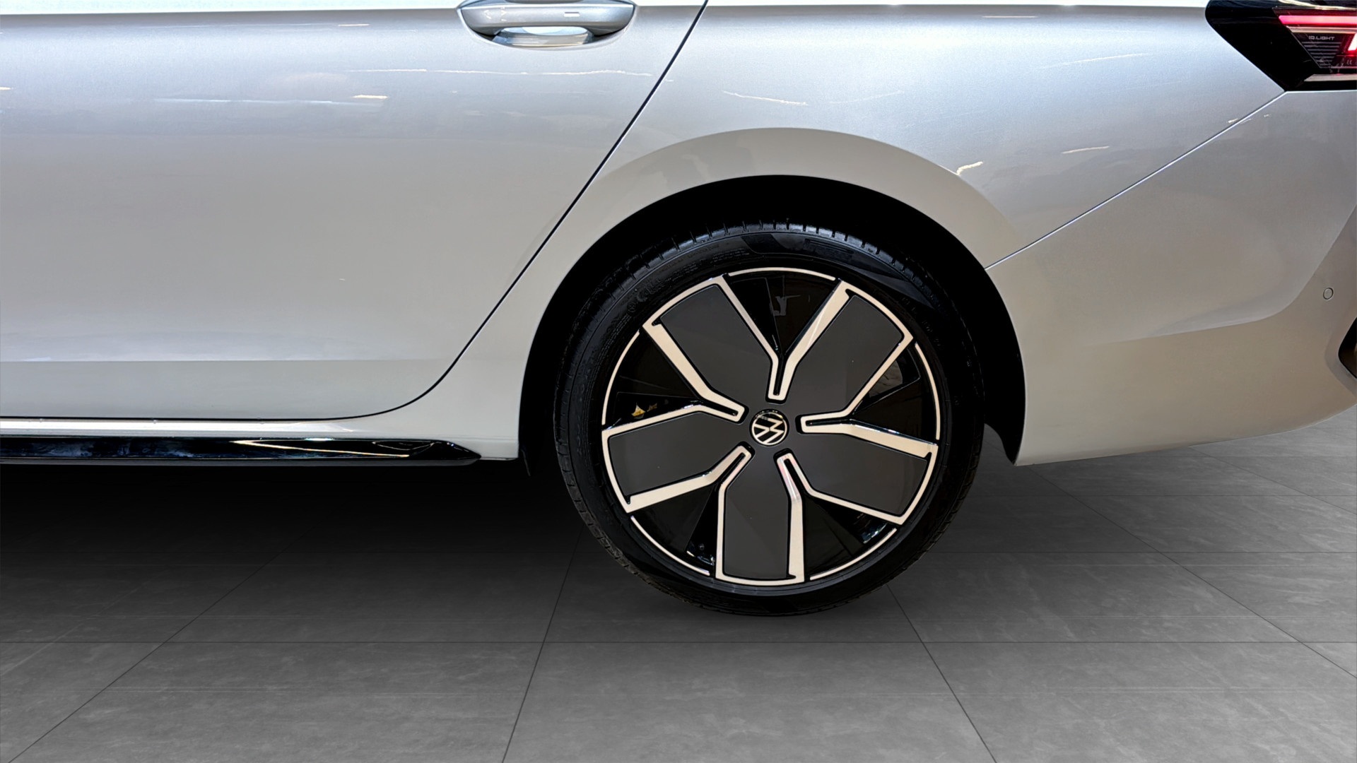 Volkswagen Passat JNL01B