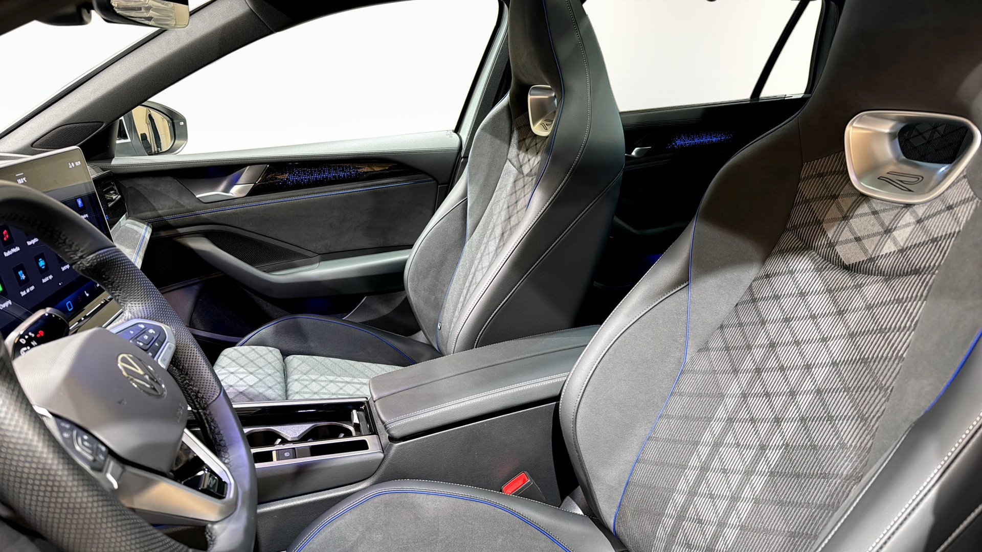 Volkswagen Passat JNL01B