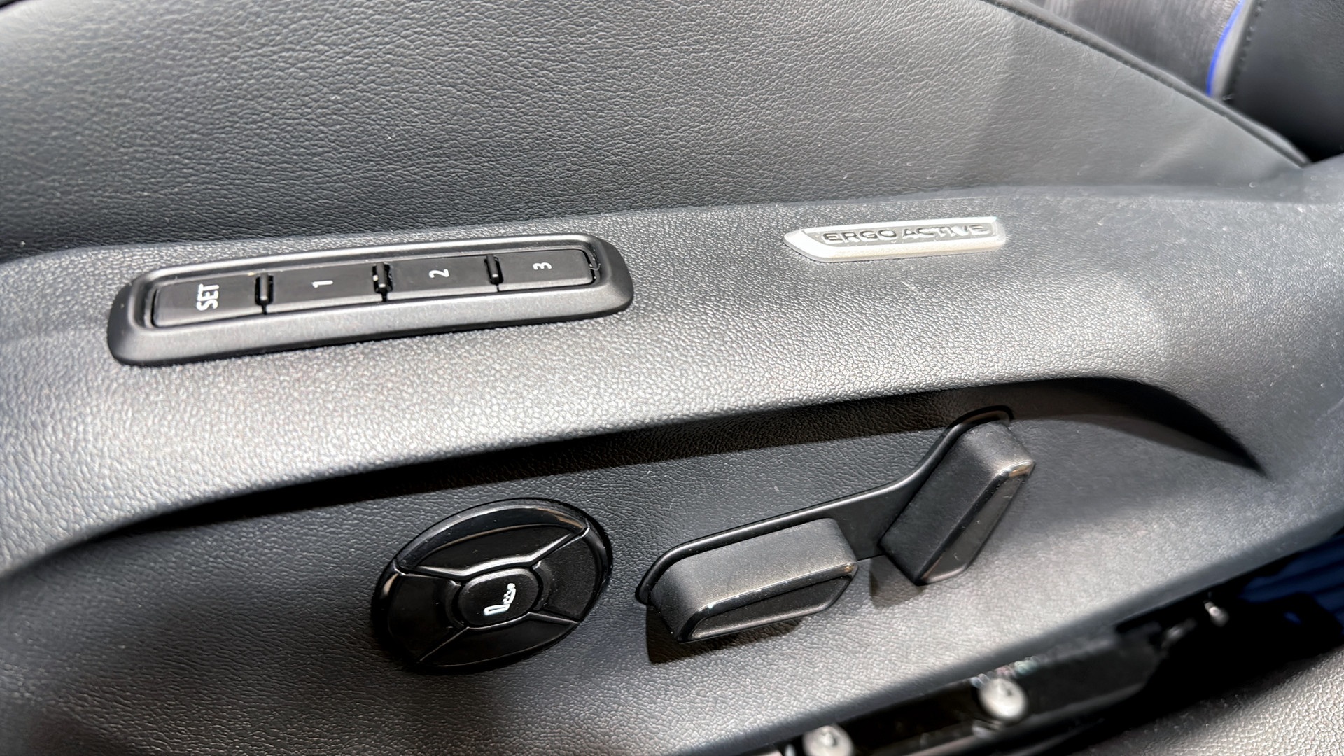 Volkswagen Passat JNL01B