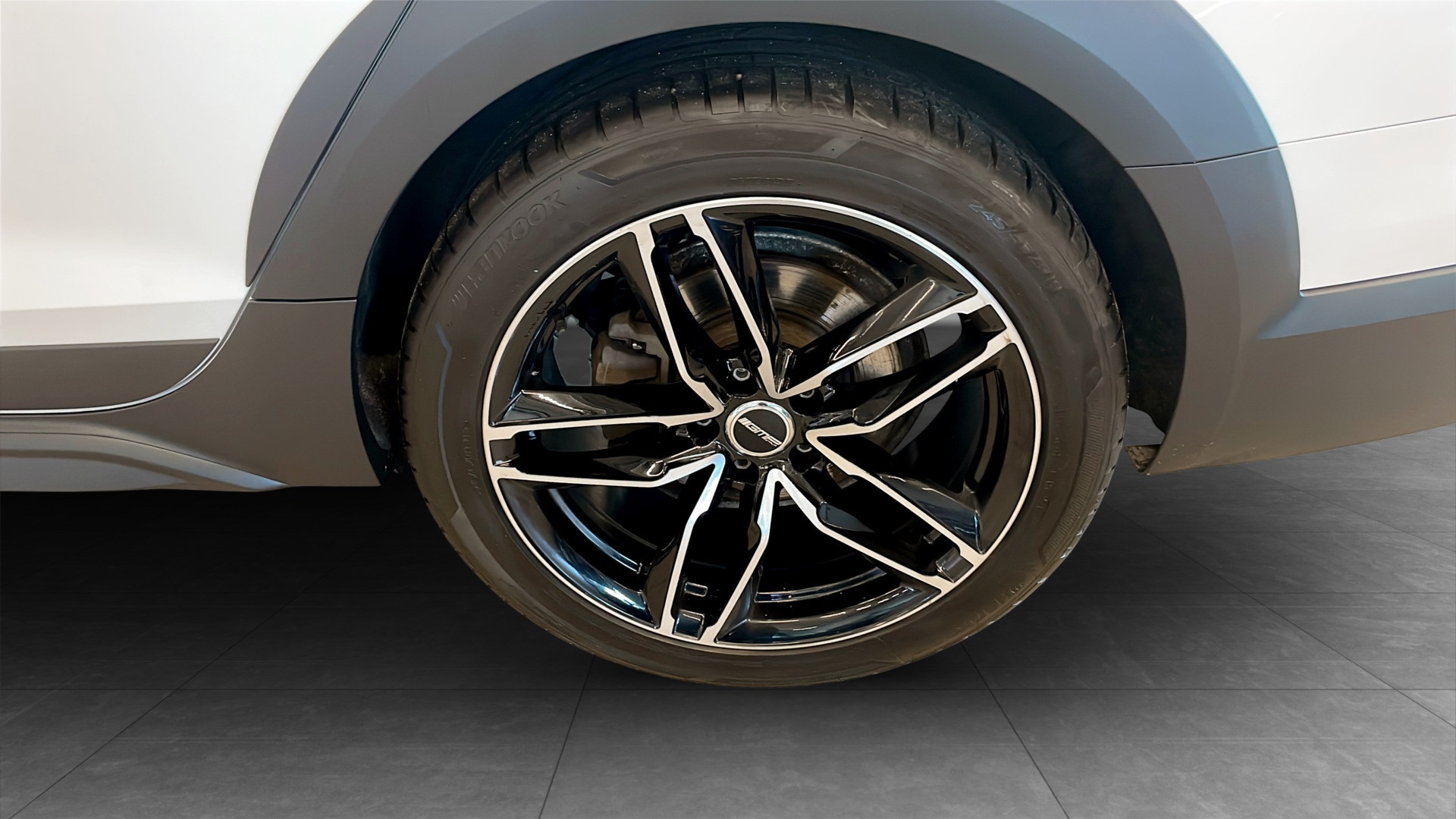 Audi A4 allroad quattro JPN39S