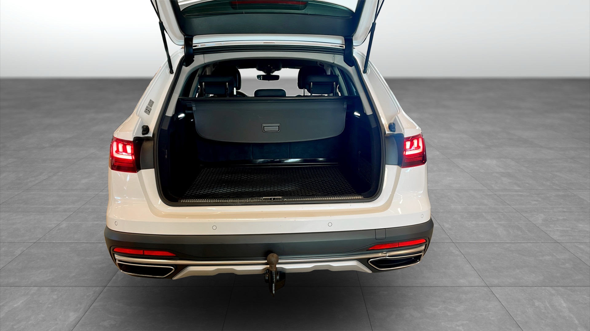 Audi A4 allroad quattro JPN39S