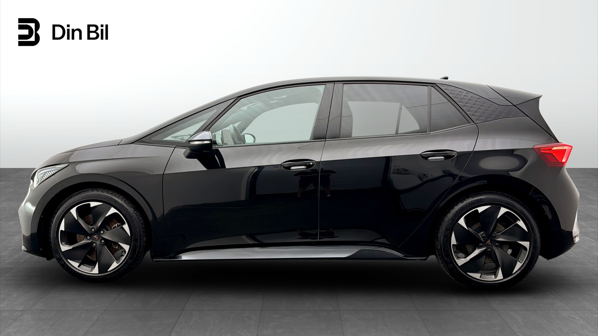 CUPRA Born JPP02Y