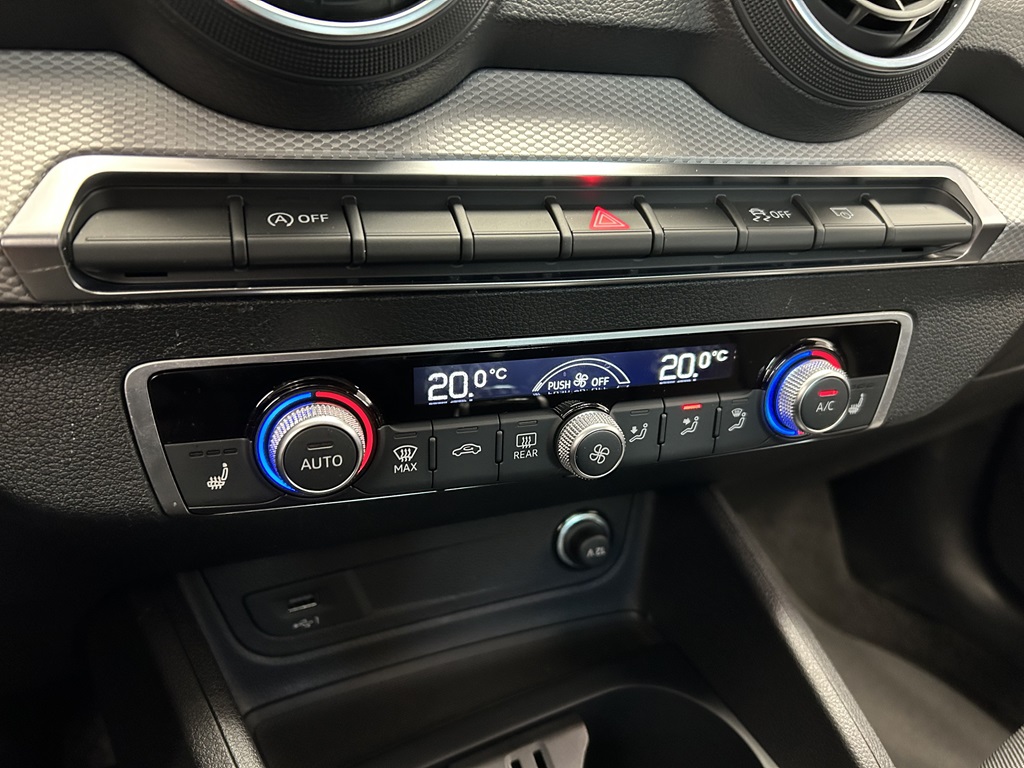 Audi Q2 JRA06A