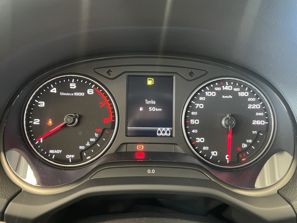 Audi Q2 JRA06A